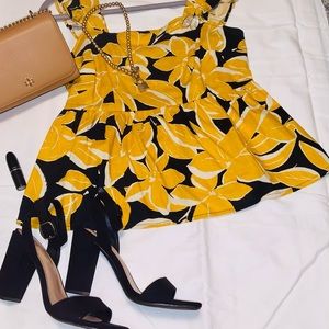 Brand:who what wear(ruffle sleeve floral empire blouse)Extra small*